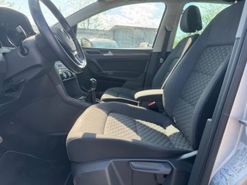 Volkswagen Golf - 9