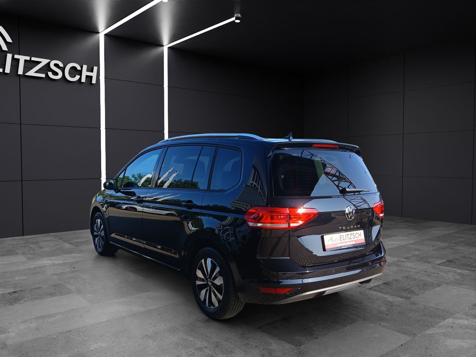 Fahrzeugabbildung Volkswagen Touran TSI Move DSG 7-Si Navi AID ACC PDC SH LM