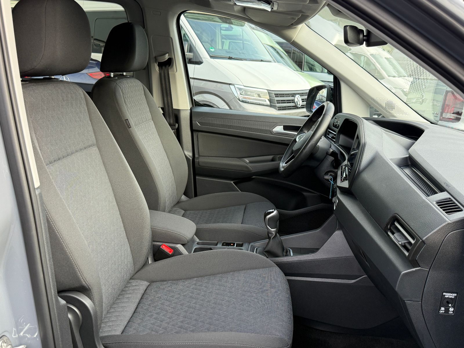 Fahrzeugabbildung Volkswagen Caddy Life Maxi 7-Sitzer ACC Blis DAB PDC SHZ