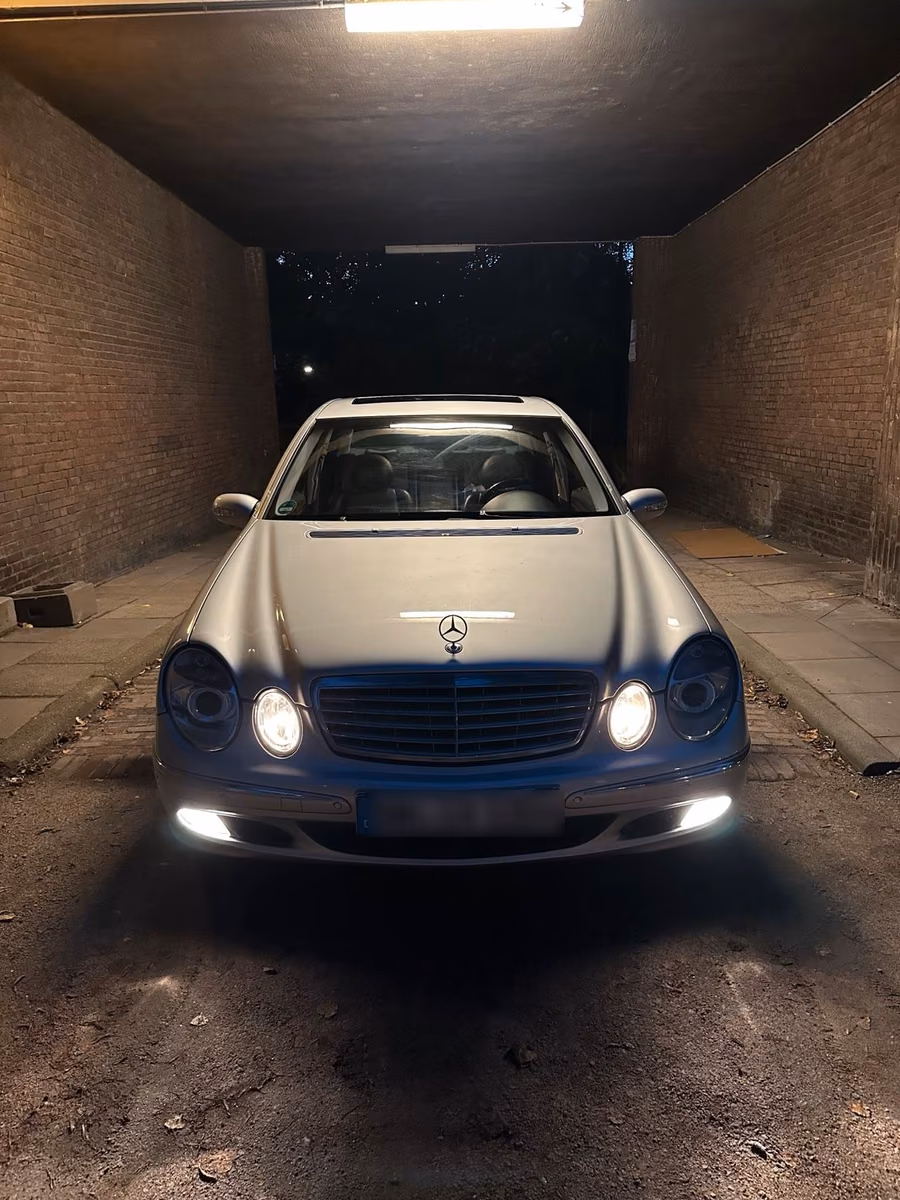 Mercedes-Benz E 320