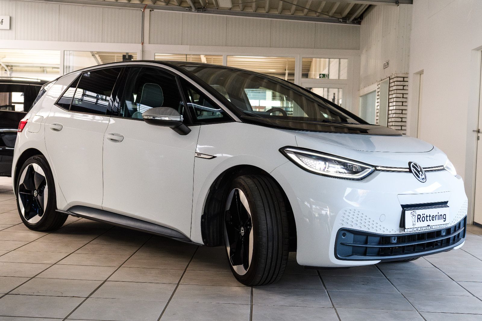 Fahrzeugabbildung Volkswagen ID.3 Pro Performance 150 kW*LED+SHZ+PANORAMA+NAV