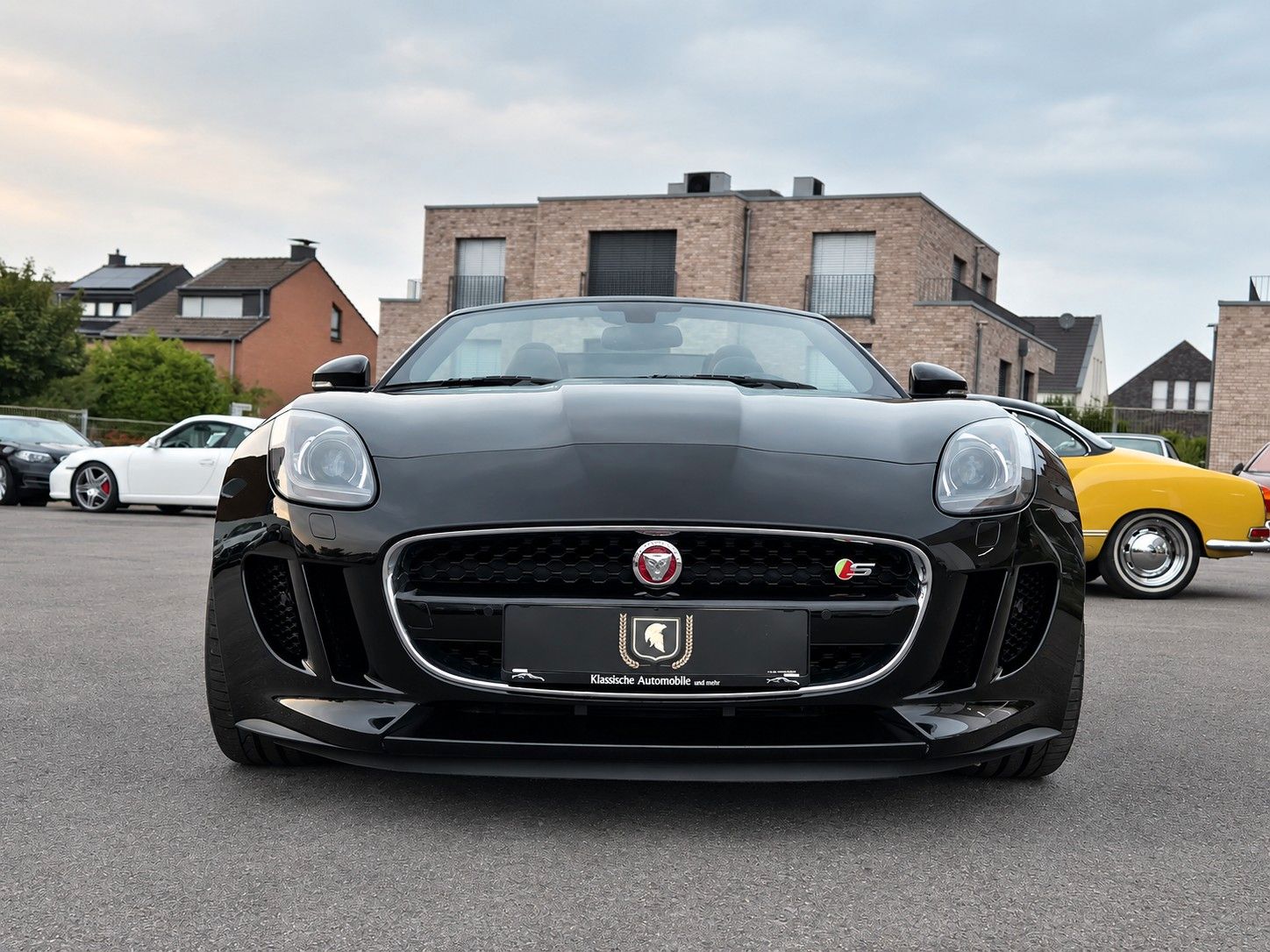 Fahrzeugabbildung Jaguar F-Type Cabrio V8 S/BRD/2.Hd/1A Sammlerzustand