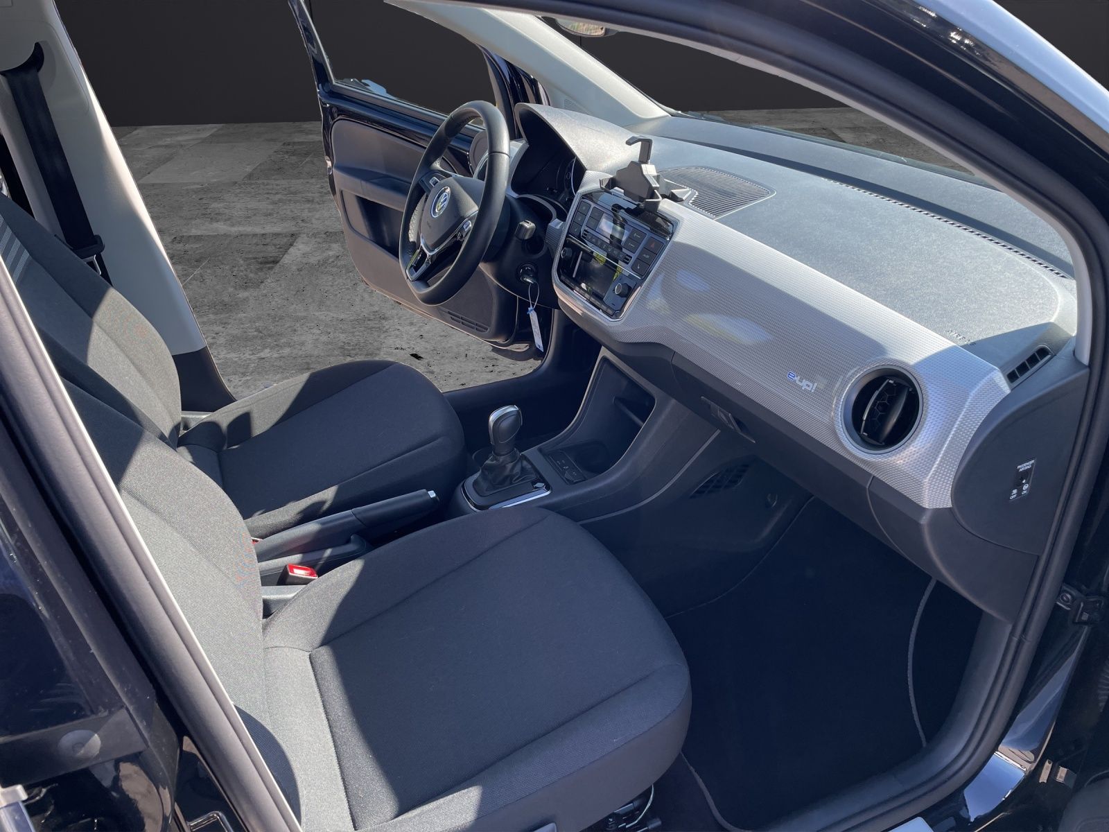 Fahrzeugabbildung Volkswagen e-up! Style Plus CCS Bluetooth SHZ