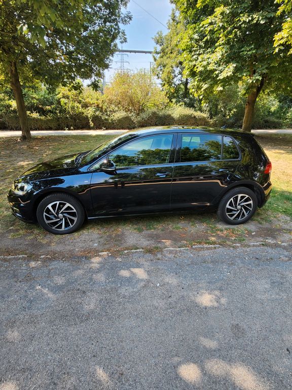 Image of Volkswagen Golf