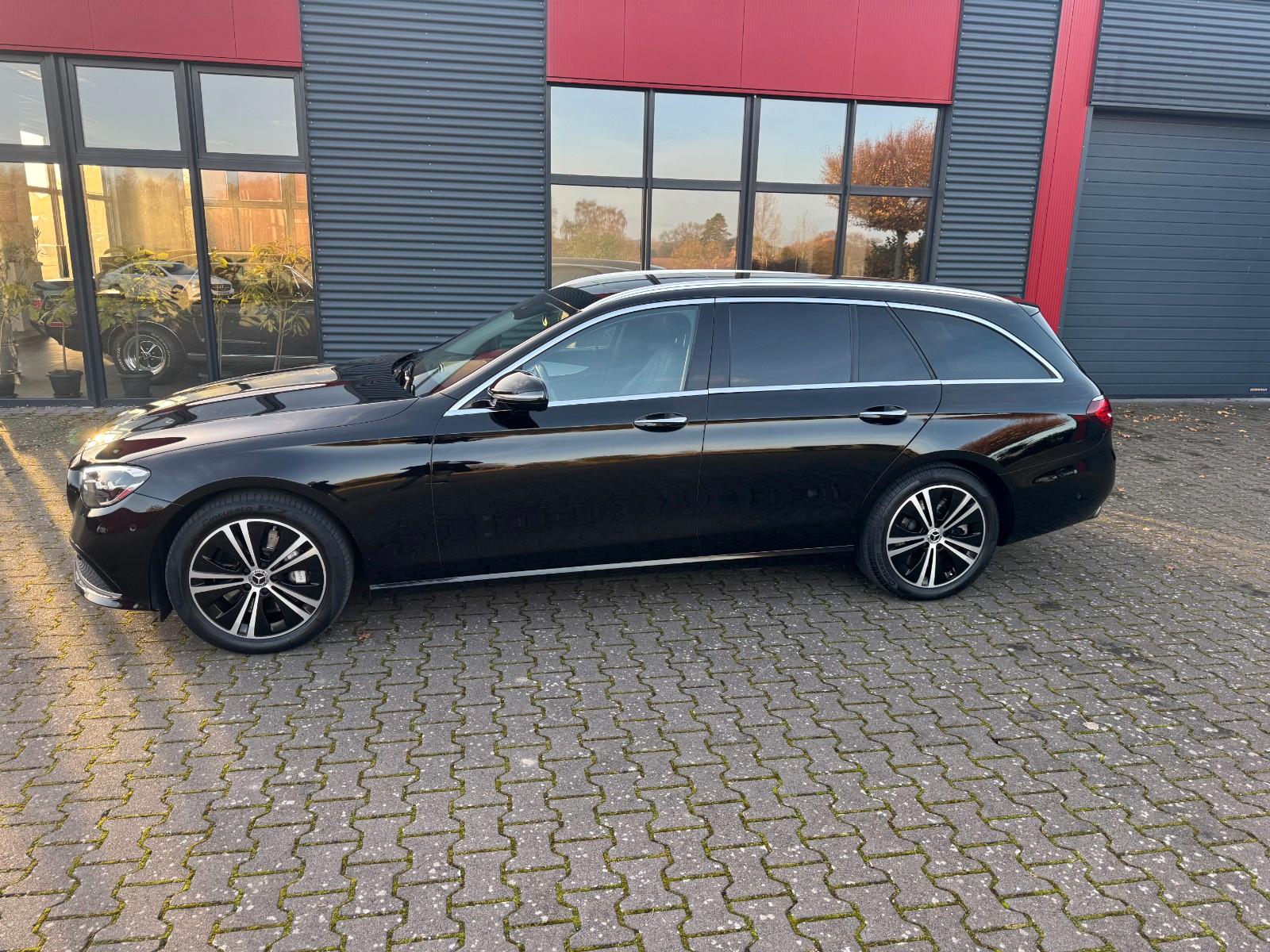 Mercedes-Benz E 450 T 4M Avantgarde Standheizung LEDER LED 360