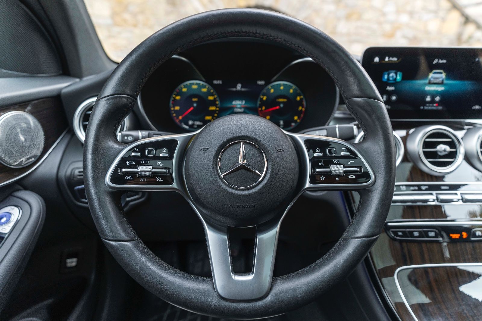 Fahrzeugabbildung Mercedes-Benz GLC 300 4Matic 360° LED TOTW PANO