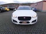 Jaguar XF 2.0d Pure Autom+Navi+Standhzg+Cam+PDC+1.Hand - gebrauchte Jaguar XF aus dem Jahr 2019