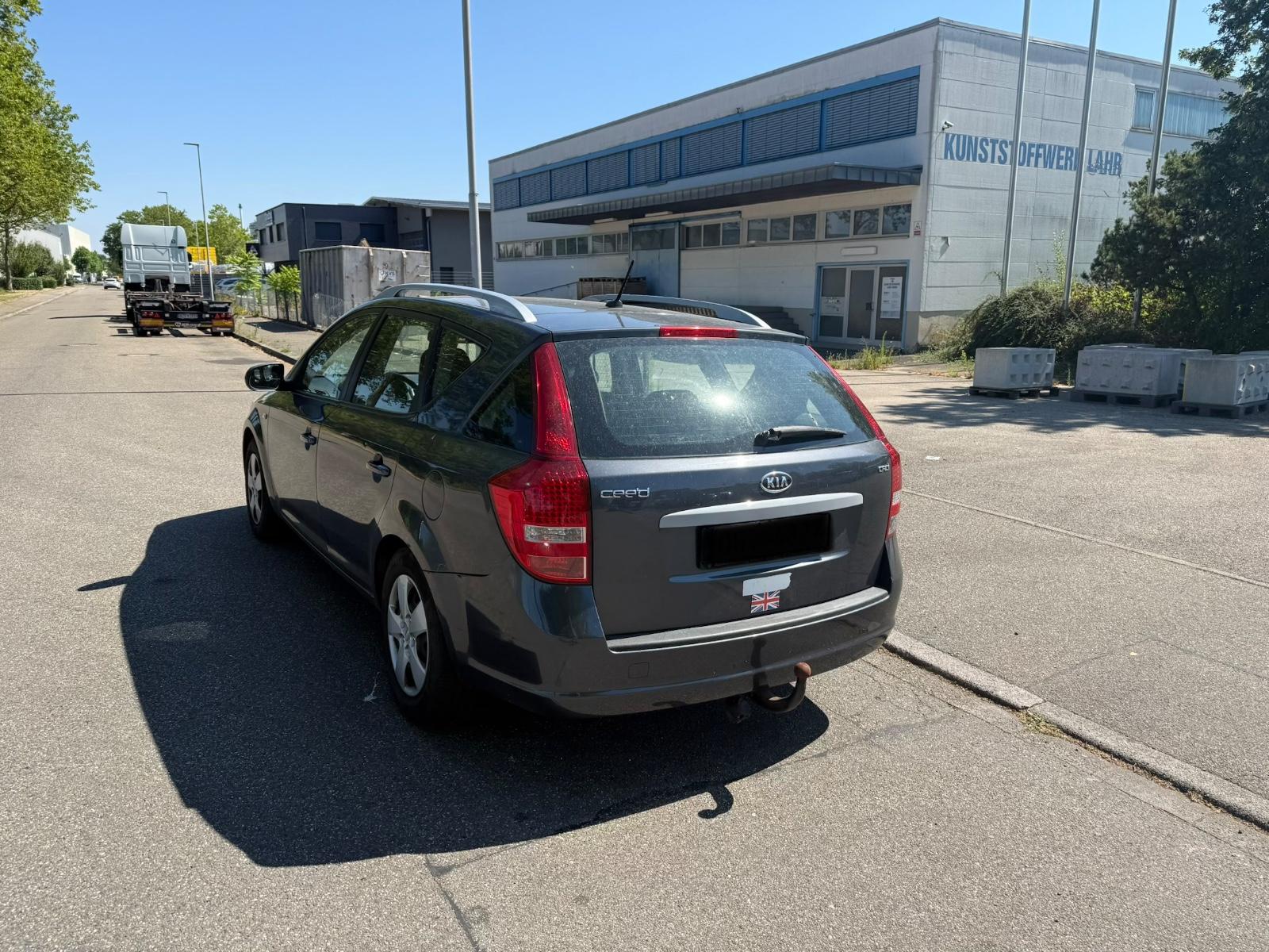 Kia cee'd 2012 — photo 7