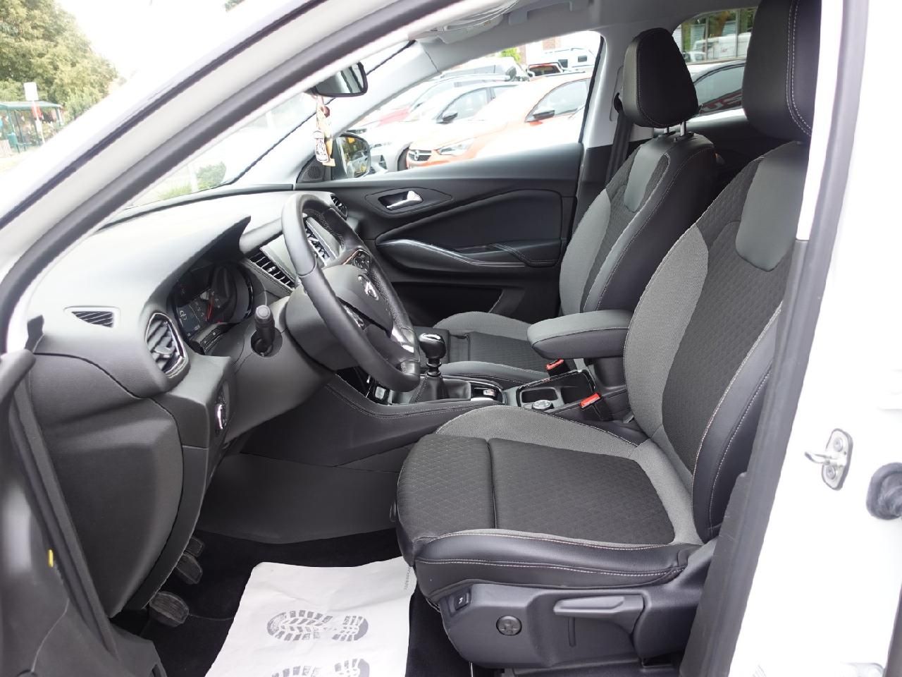 Fahrzeugabbildung Opel Grandland 1,5 CDTI 2020