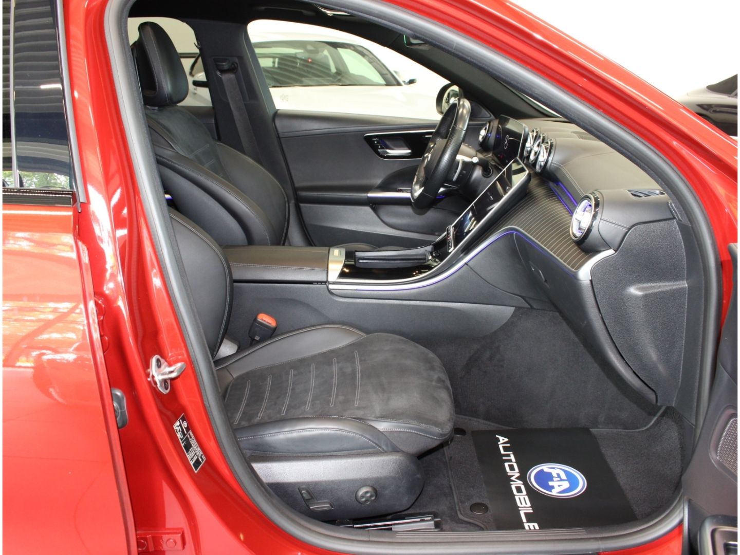 Fahrzeugabbildung Mercedes-Benz C 200 AMG Line R.Kamera+Pano+AppleCarPl+Designo
