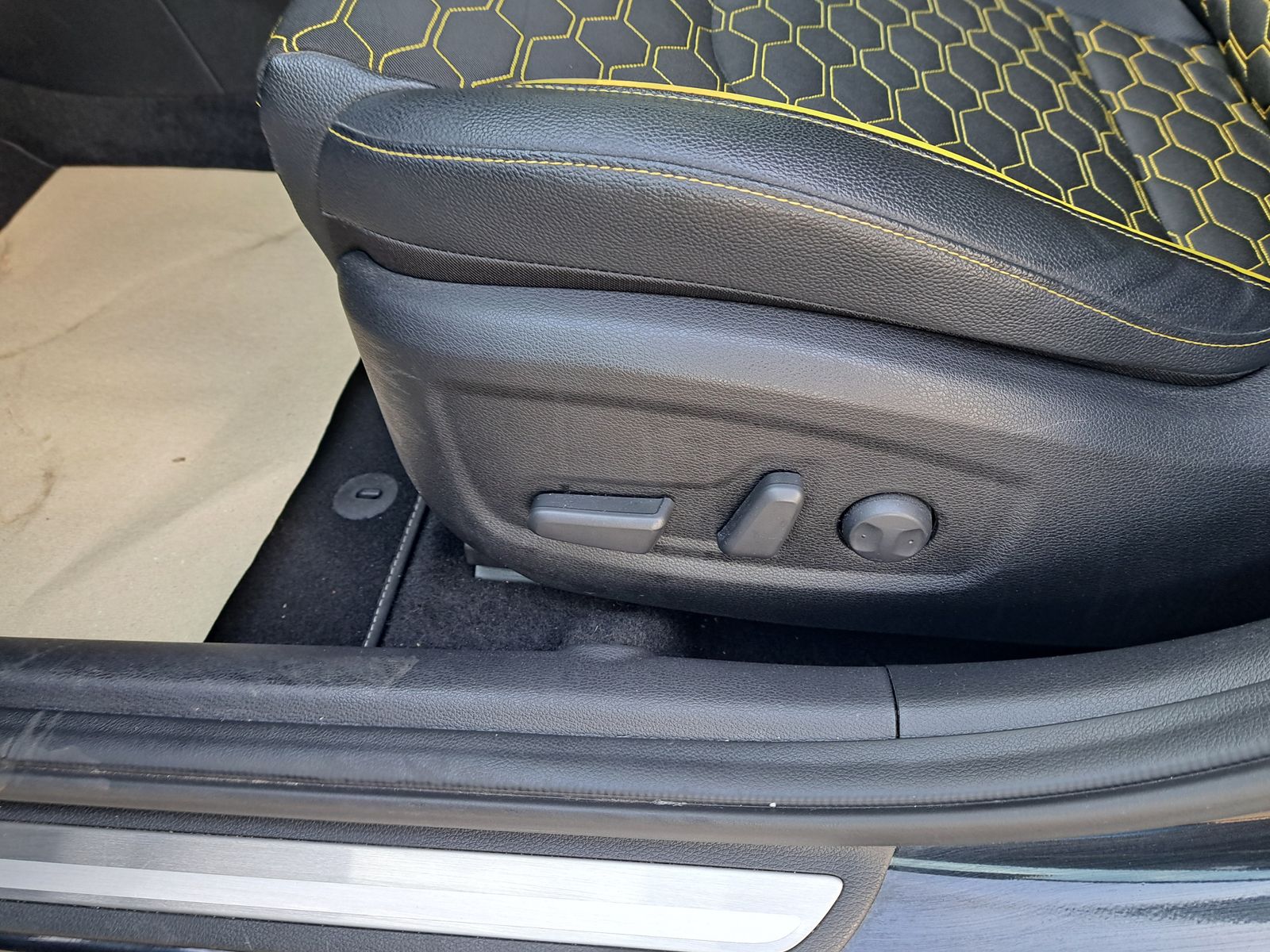 Fahrzeugabbildung Kia XCeed Xdition AUTOMATIK LED PANO KAMERA NAVI JBL