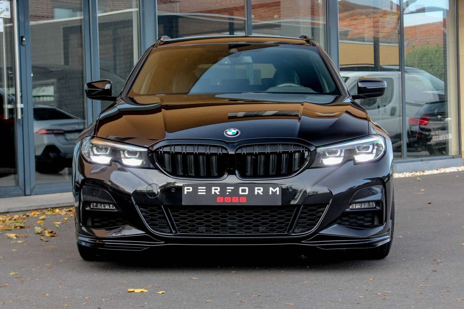 BMW 320 iAS*TOURING*M-PACK*TREKHAAK*AMBIENT LIGHT* imagem 2