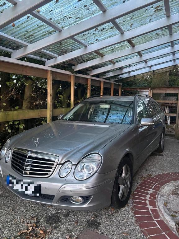 Mercedes-Benz E 320