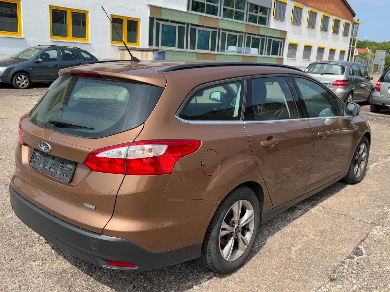 Ford Focus 2014 — photo 5