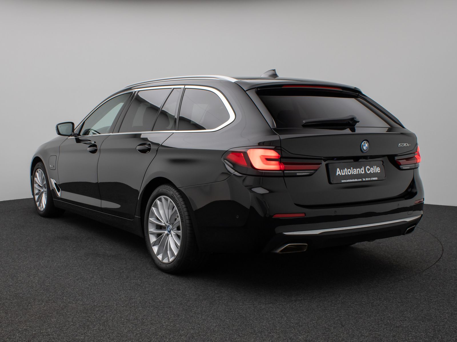 Fahrzeugabbildung BMW 530e Luxury Line Kamera DAB WLAN Alarm Sport AHK