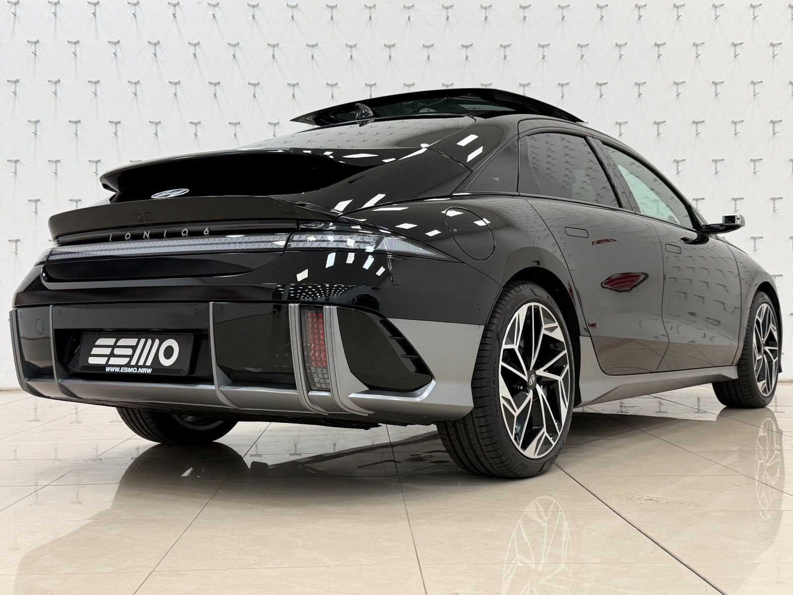 Hyundai IONIQ 6 77,4kWh 325ps 4WD Uniq 360°K/GSD/DIGI imagem 3