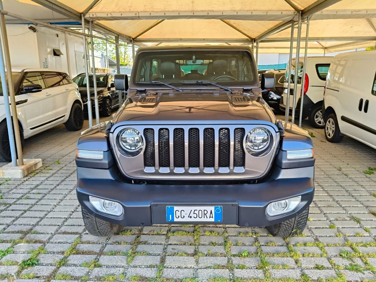 Jeep Wrangler Unlimited 2.0 Turbo Sahara 5 porte imagem 2