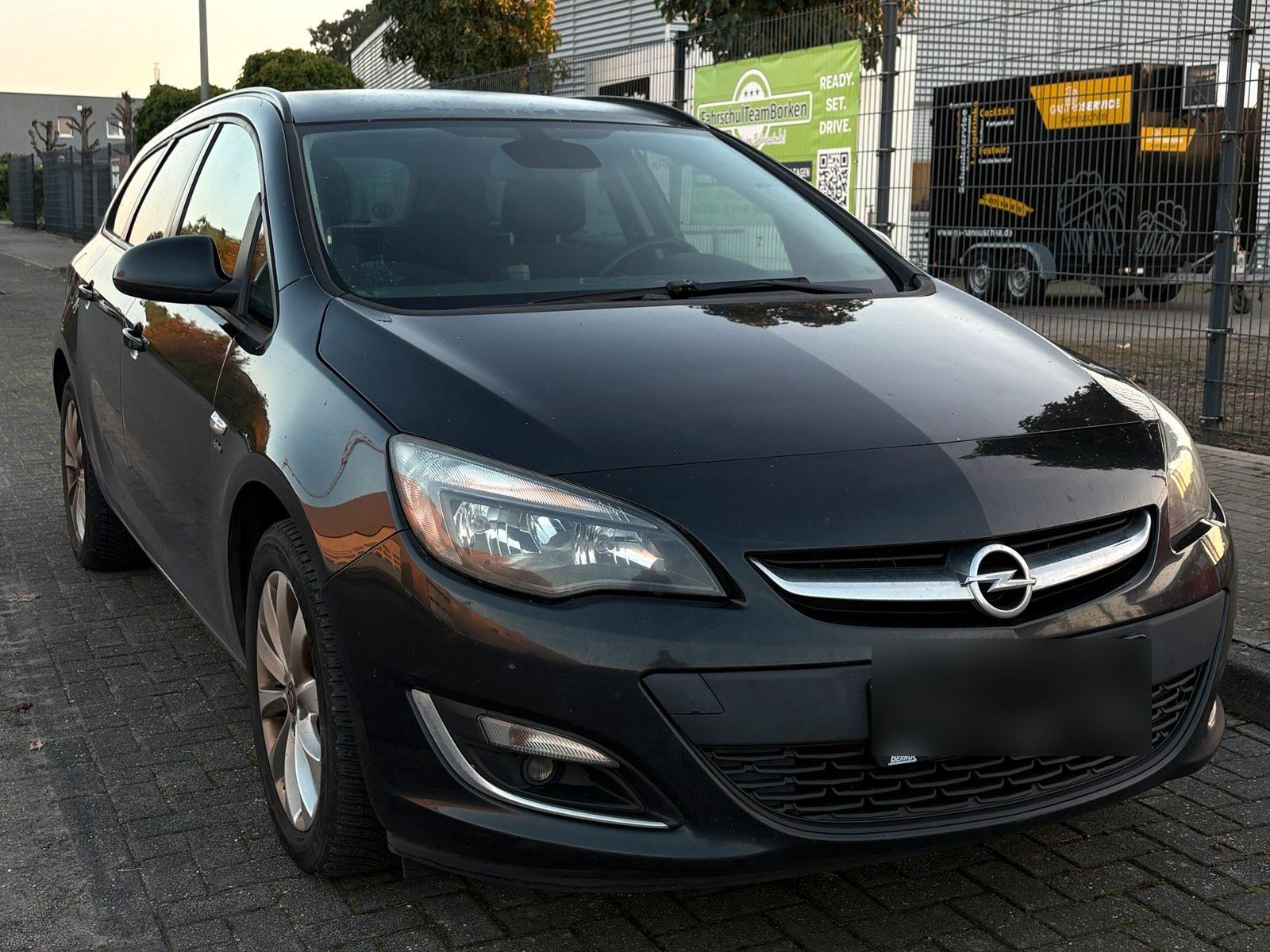 Opel Astra 2013 — фото 5