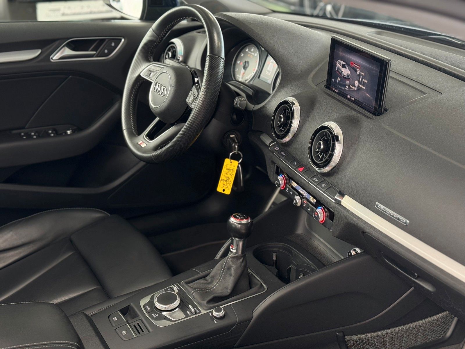 Fahrzeugabbildung Audi S3 Sportback quattro KEINOPF+ACC+MATRIX+MAGNETIC
