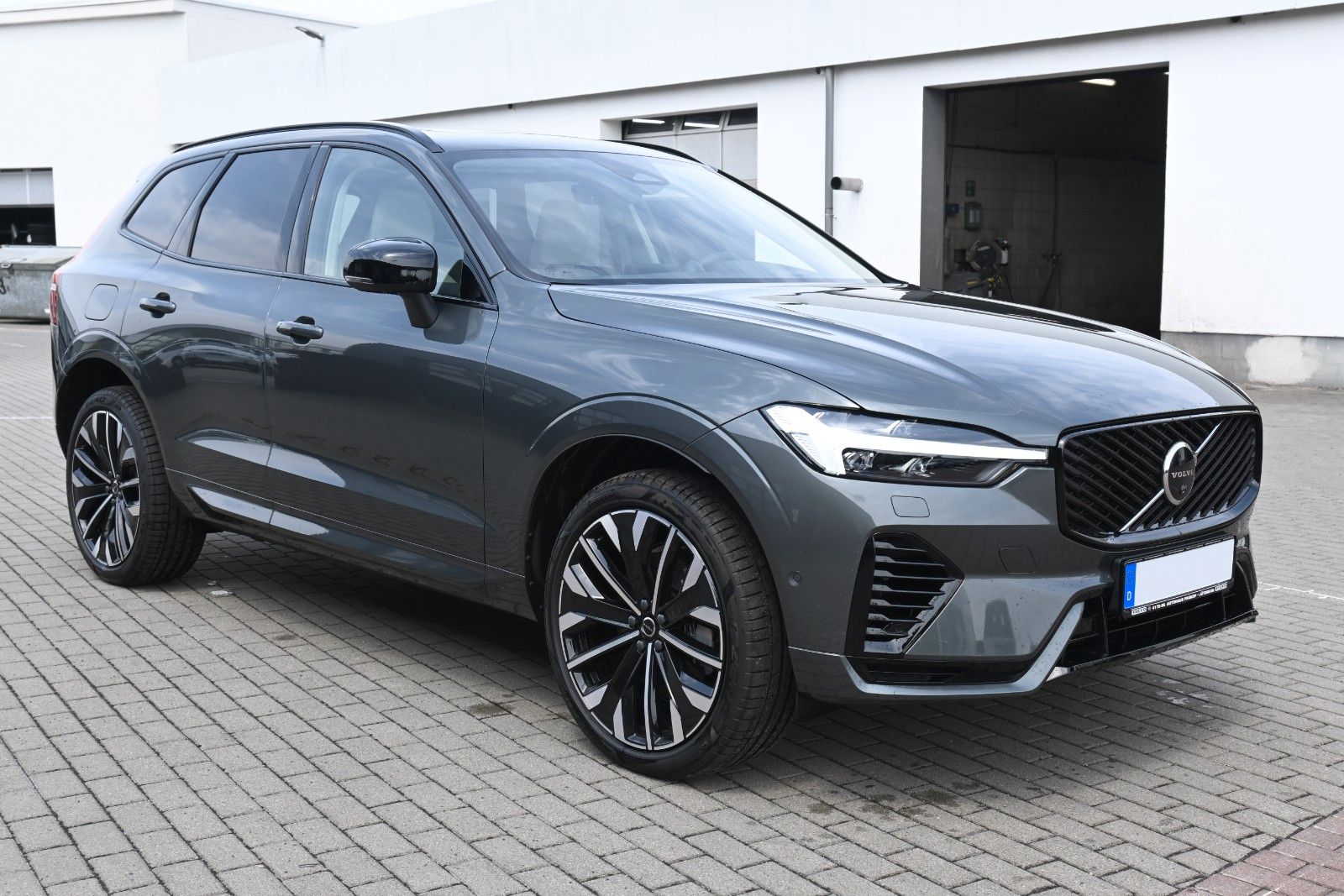 Fahrzeugabbildung Volvo XC60 T8 Plug-in AWD Ultra Dark*LUFT*360°*ACC