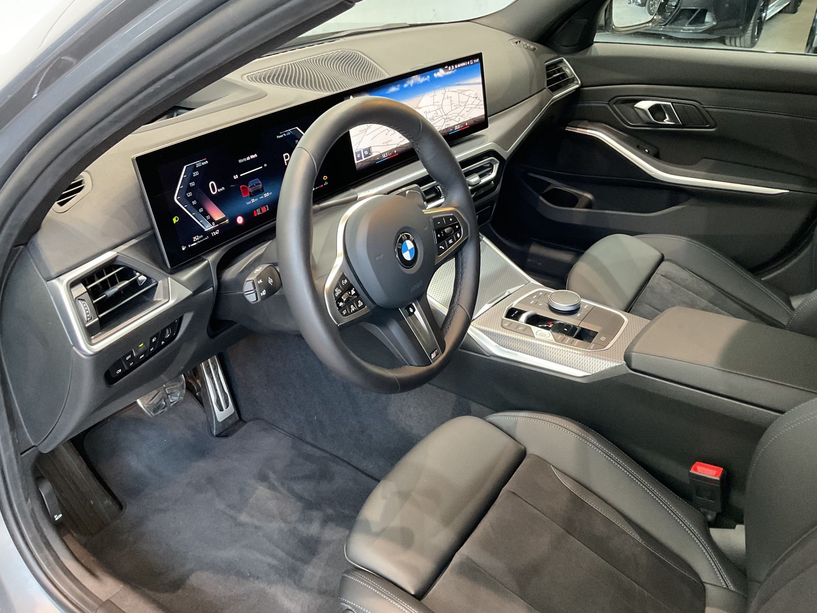 Fahrzeugabbildung BMW 320d Lenkradheizung, 19" LMR, M Sportpaket