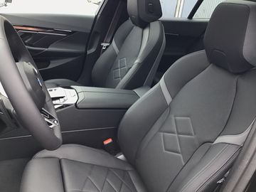 BMW 540d xDrive Limousine M Sportpaket Head-Up DAB