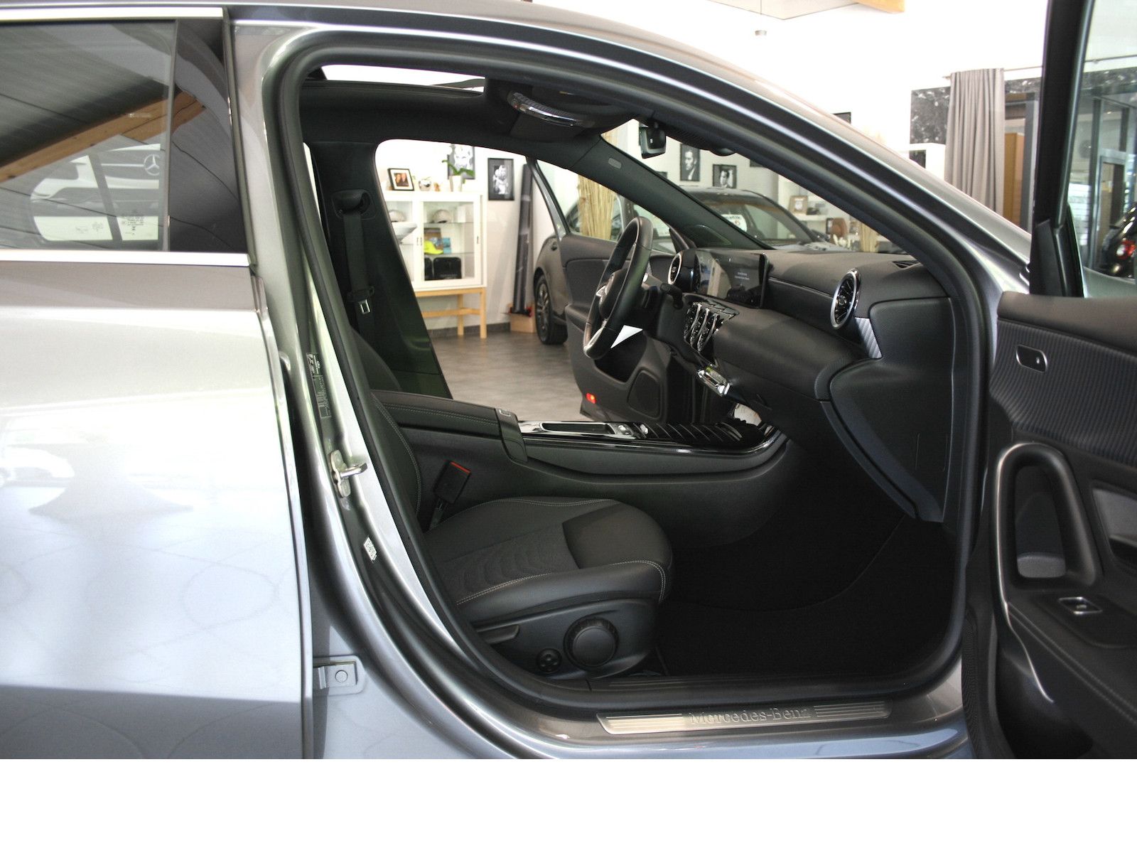 Fahrzeugabbildung Mercedes-Benz A 180 d Progres.Advanced *Panorama-SD*Klimatroni