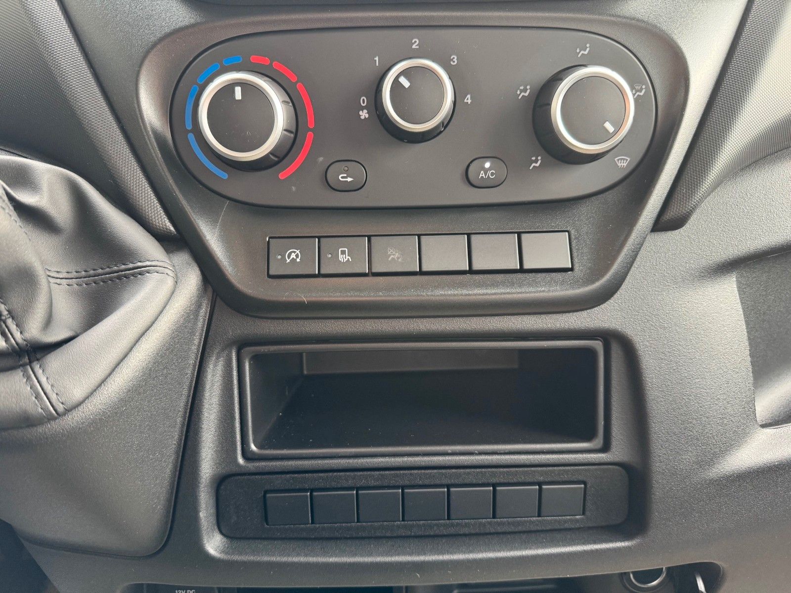 Fahrzeugabbildung Iveco Daily 35S14 *R.3450mm*AHK*PDC*