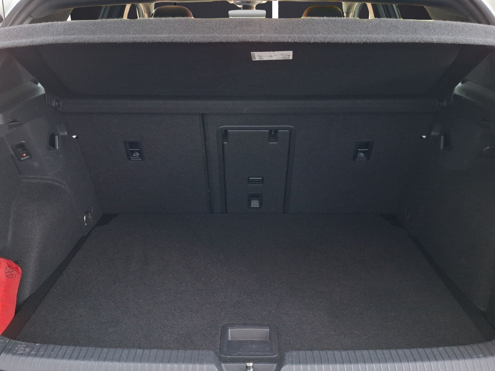Fahrzeugabbildung Volkswagen Golf VIII GTI DSG Matrix AHK Navi Pano AID ACC R