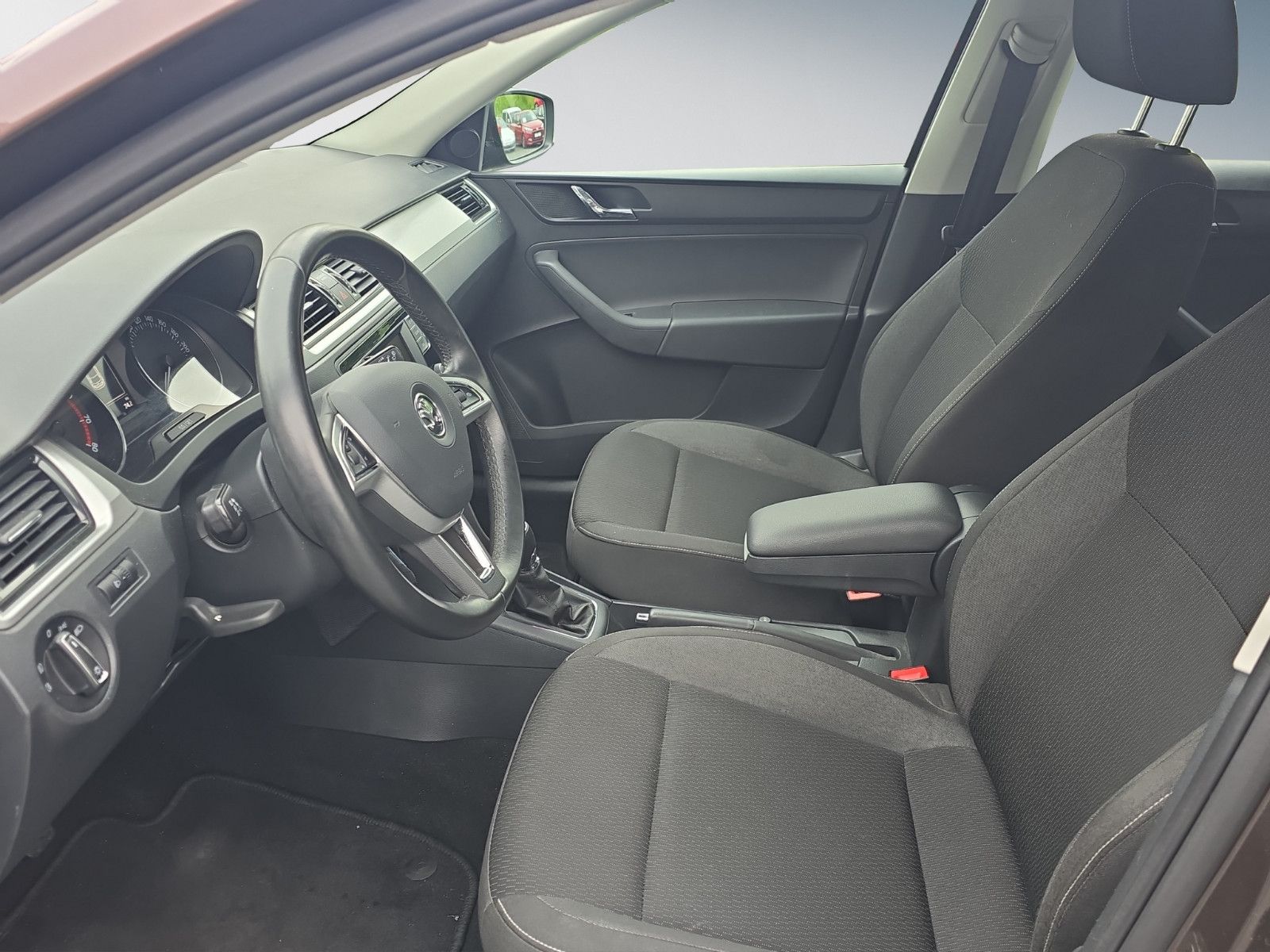Fahrzeugabbildung SKODA Rapid Spaceback Ambition/KLiMA/PDC/TÜV NEU