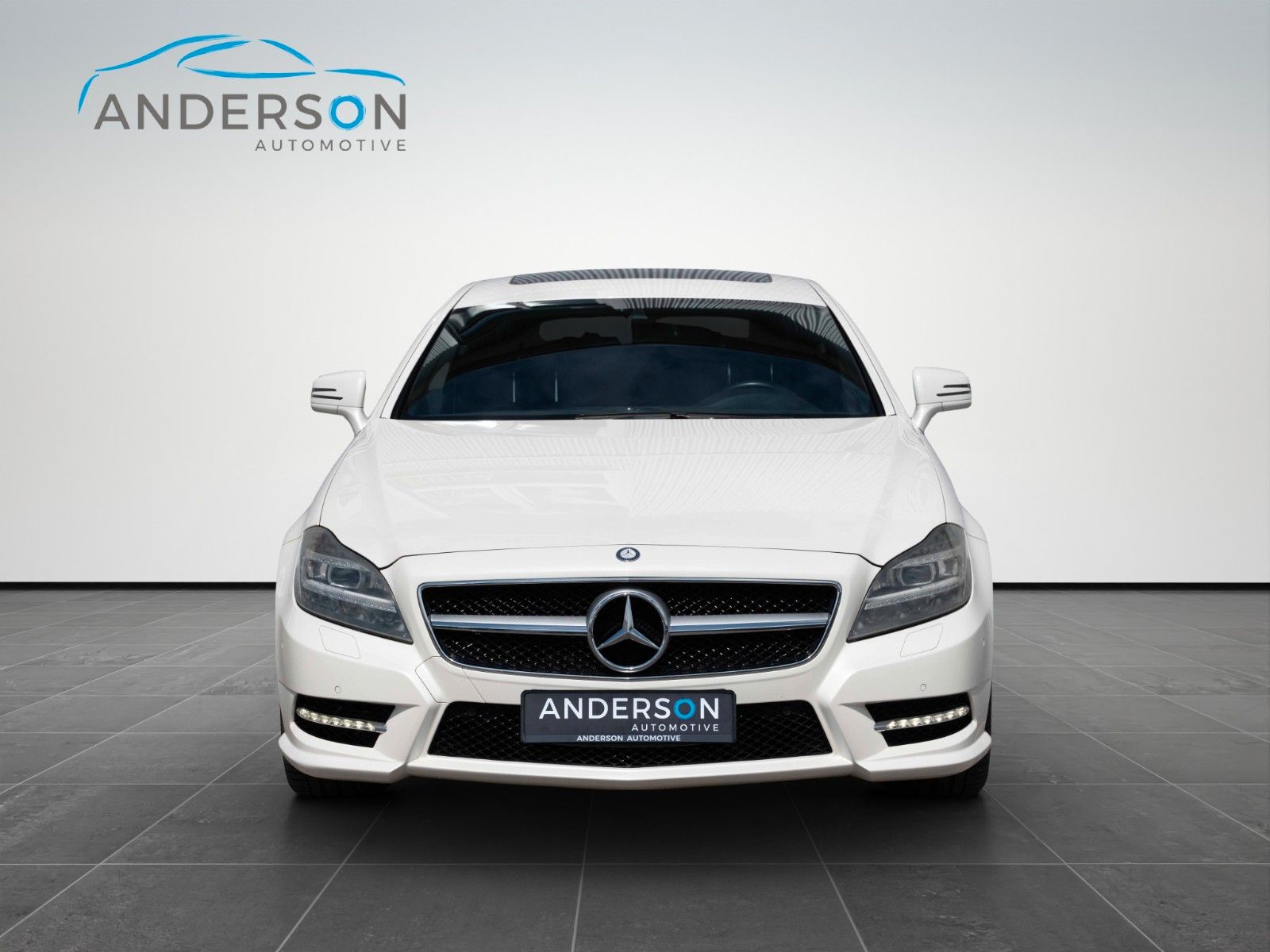 Fahrzeugabbildung Mercedes-Benz CLS 500 AMG XENON PANO LEDER MEMORY 19" TEL H&K