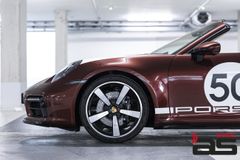 PORSCHE 911 992 Targa 4 S Heritage Design Edition 1of992