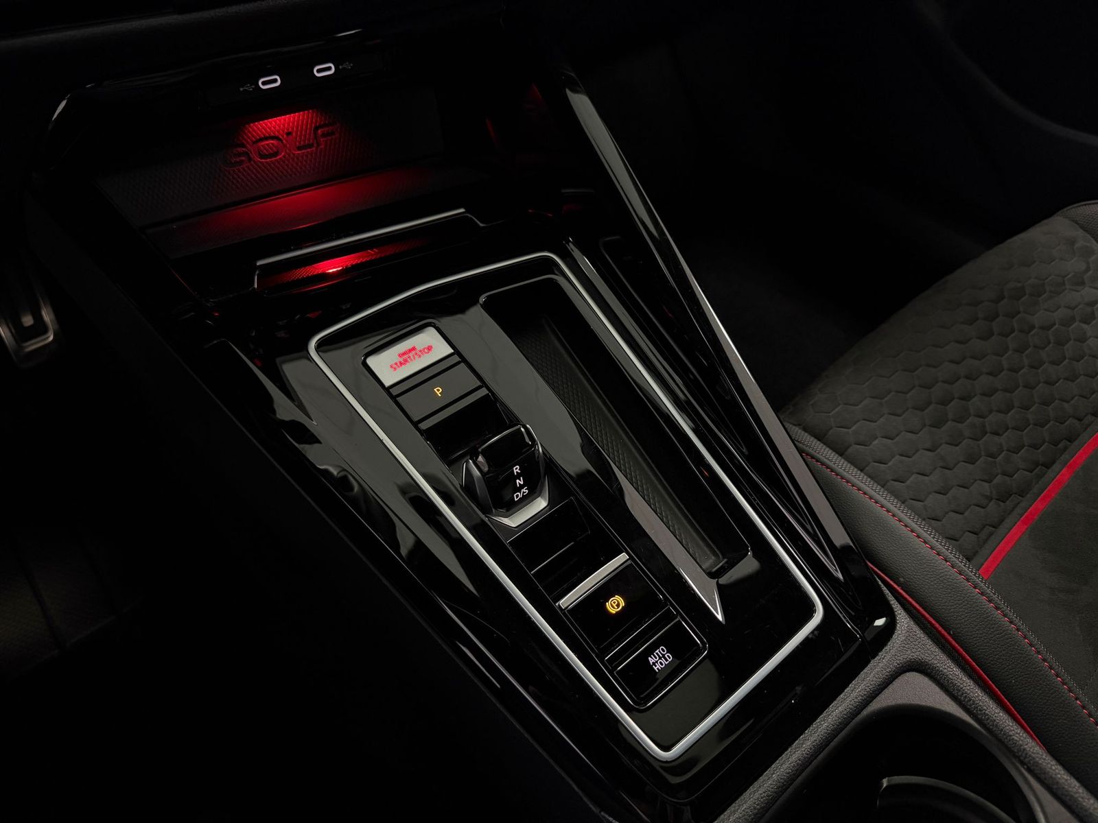 Volkswagen Golf GTI Clubsport *PANO*H/K*AKRAPOVIC*ACC*KAM* foto 16