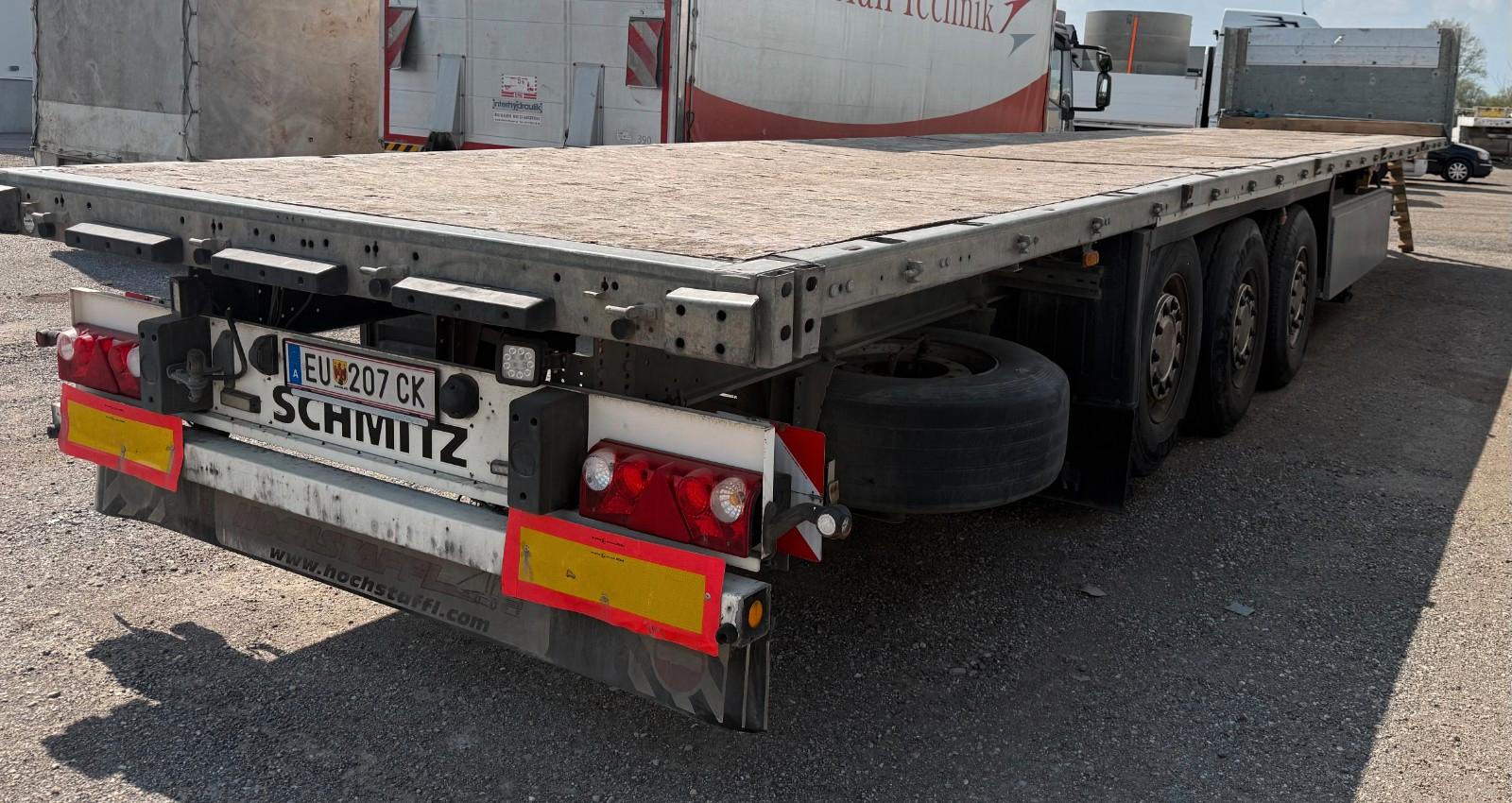 Schmitz Cargobull SPR 24 Plateau mit Rungentaschen