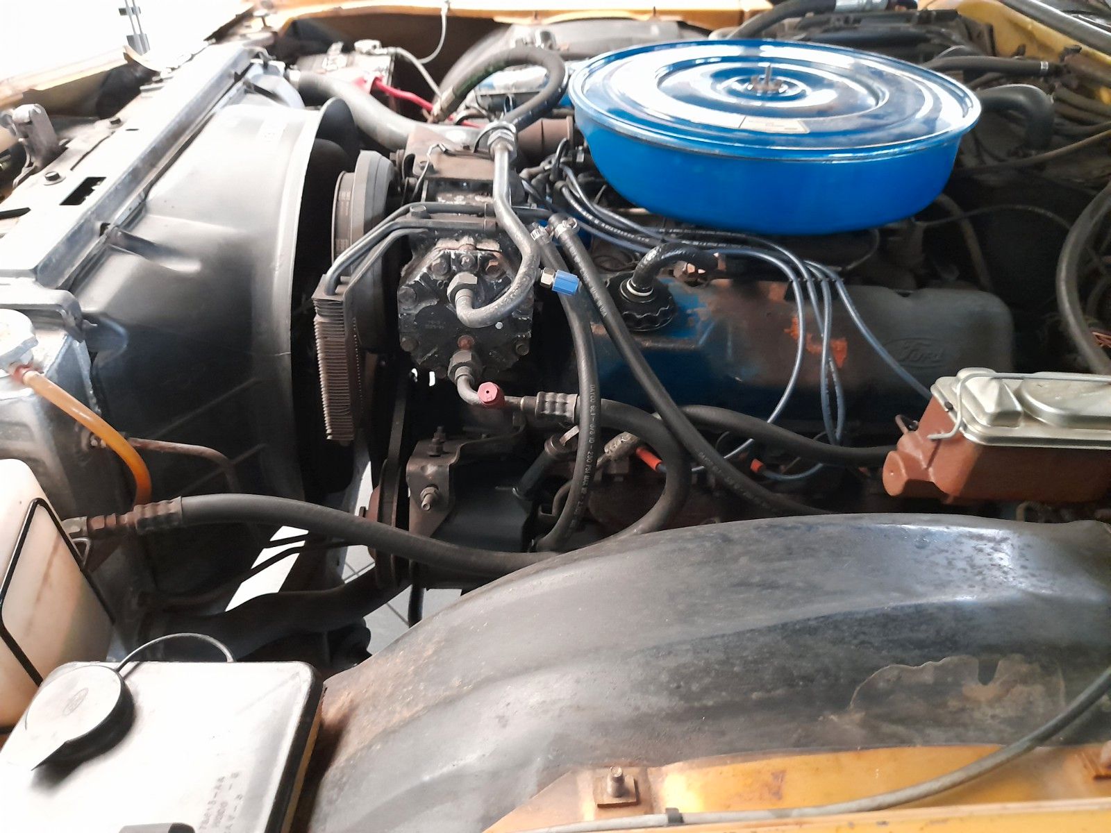 Fahrzeugabbildung Ford LTD Country Squire Station 400ci V8 Klima H-Zul.
