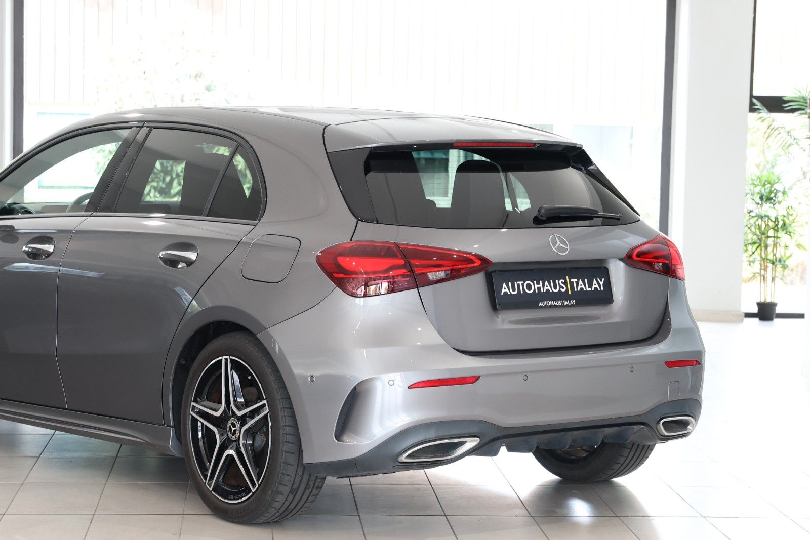 Mercedes-Benz A 180 AMG Night KAM Navi MB- MBux foto 4