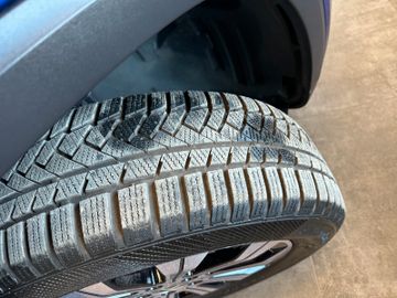 Mercedes-Benz GLB 200 *NAVI*ACC*LED*SPURASSIST*AHK*