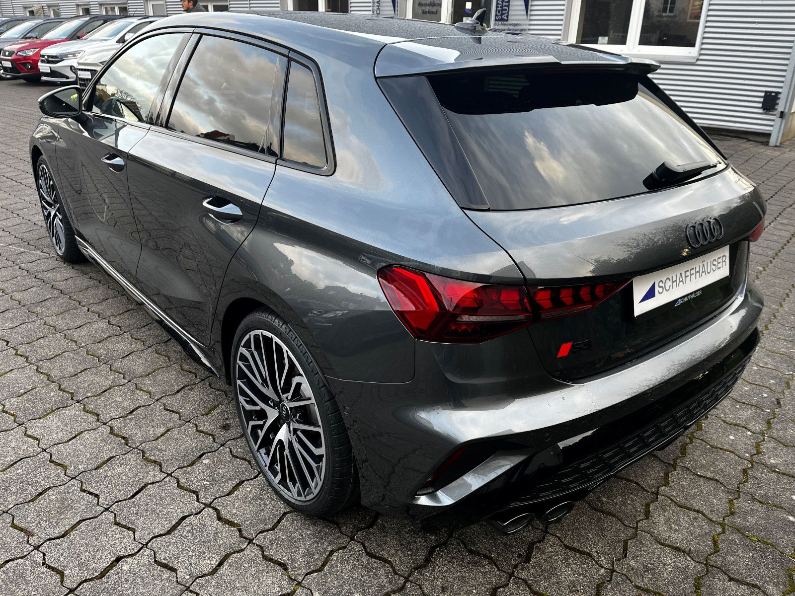 Fahrzeugabbildung Audi S3 Sportback quattro 19" PANO ACC PDC LED