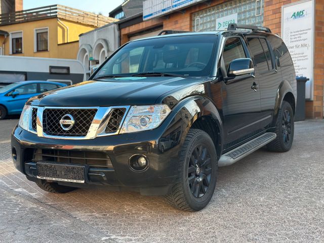 Nissan Pathfinder 2.5 dCi DPF LE 4WD