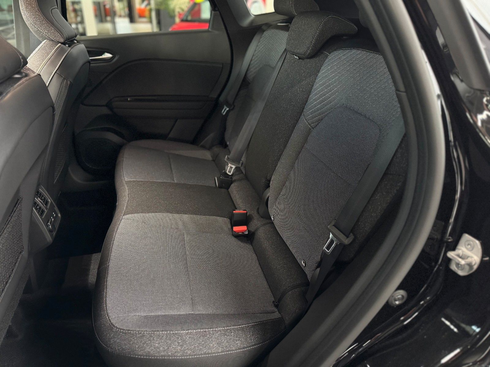 Fahrzeugabbildung Mitsubishi Grandis 1.8 Hybrid Benziner Intro Edition