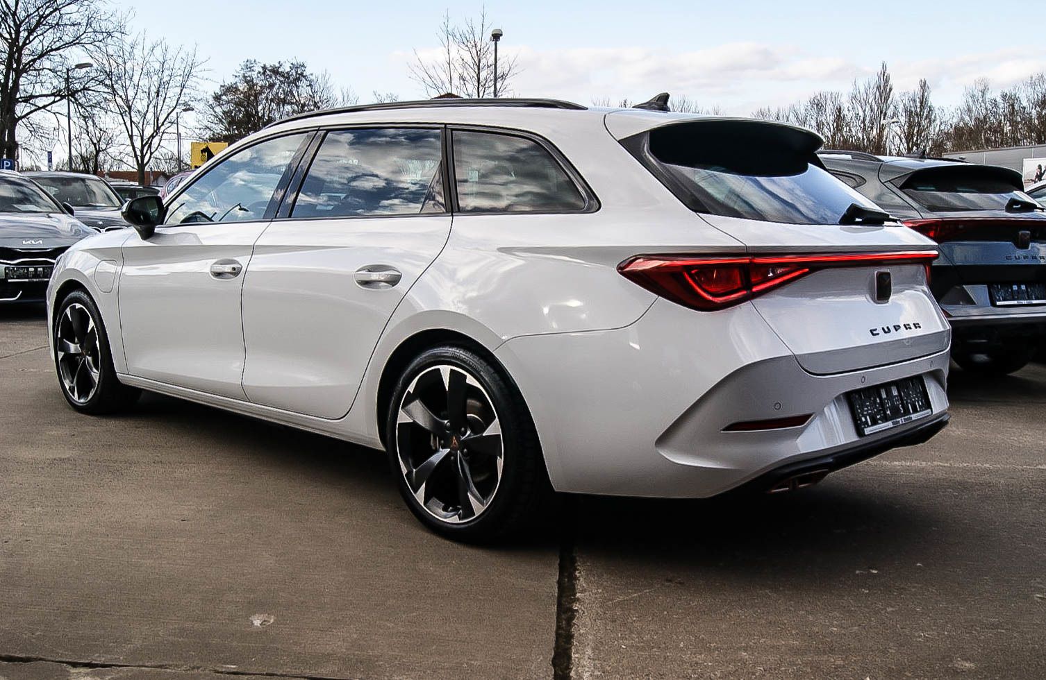 Fahrzeugabbildung CUPRA Leon Sportstourer e-HYBRID VIRTUAL ACC XL 1HAND