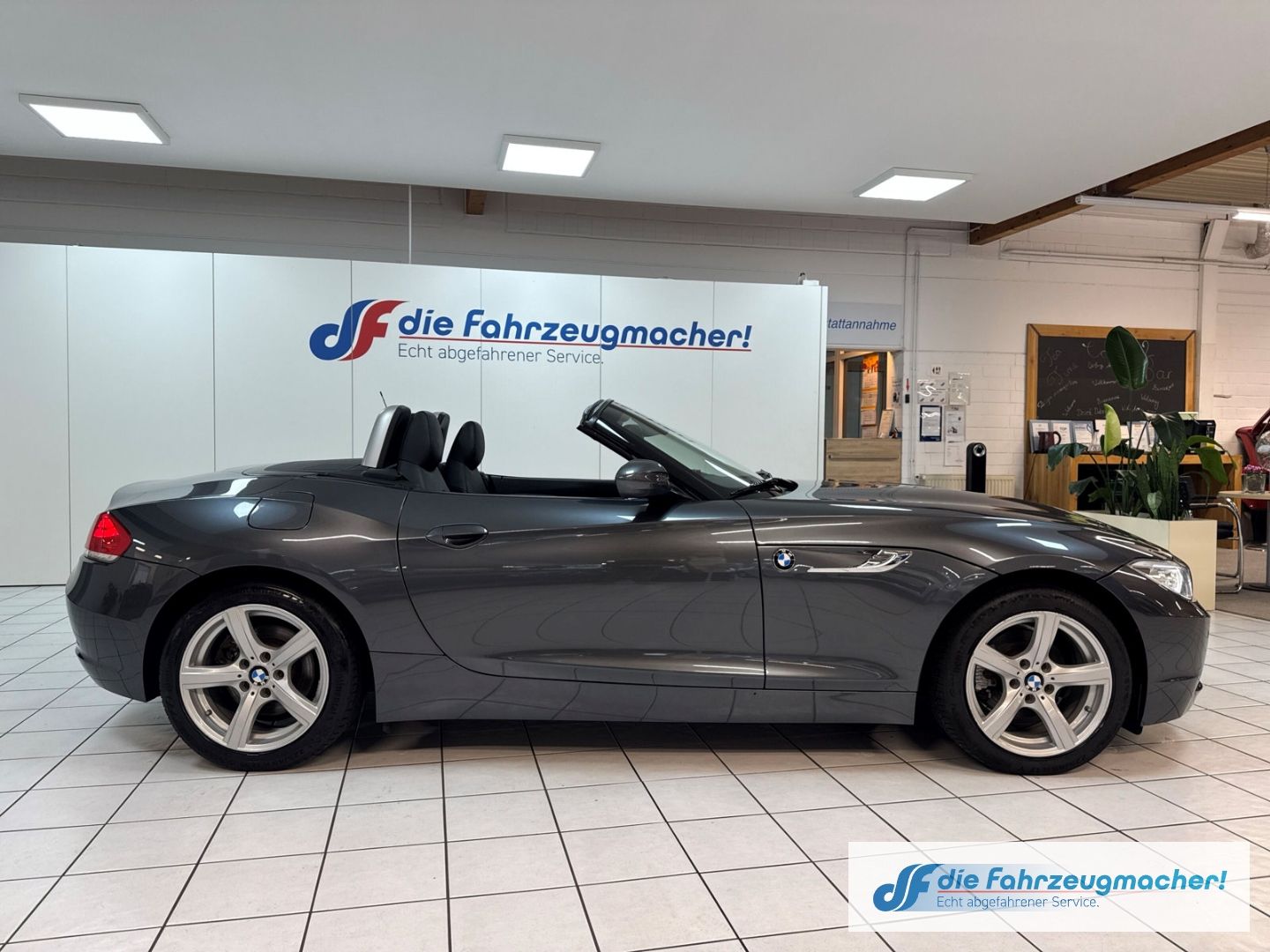 Fahrzeugabbildung BMW Z4 sdrive 18 i Roadster El. Verdeck AD Leder Xen