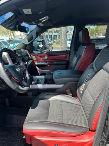 Dodge RAM Rebel 1500 4x4 Crew Cab unfallfrei