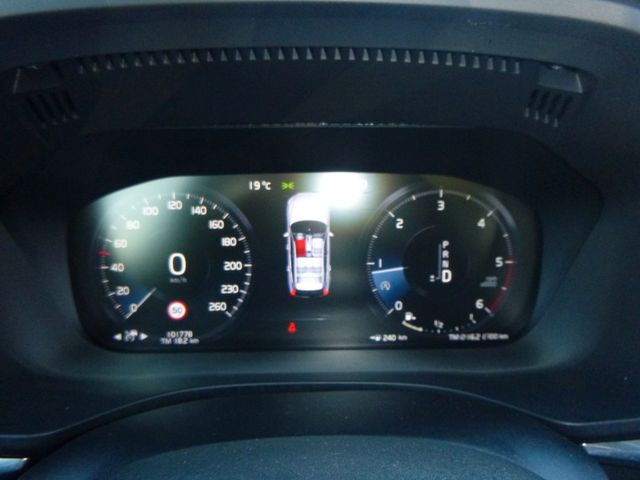 Fahrzeugabbildung Volvo XC60 Inscription 2WD >AUT/AHK/Kamera/PANO/PDC<