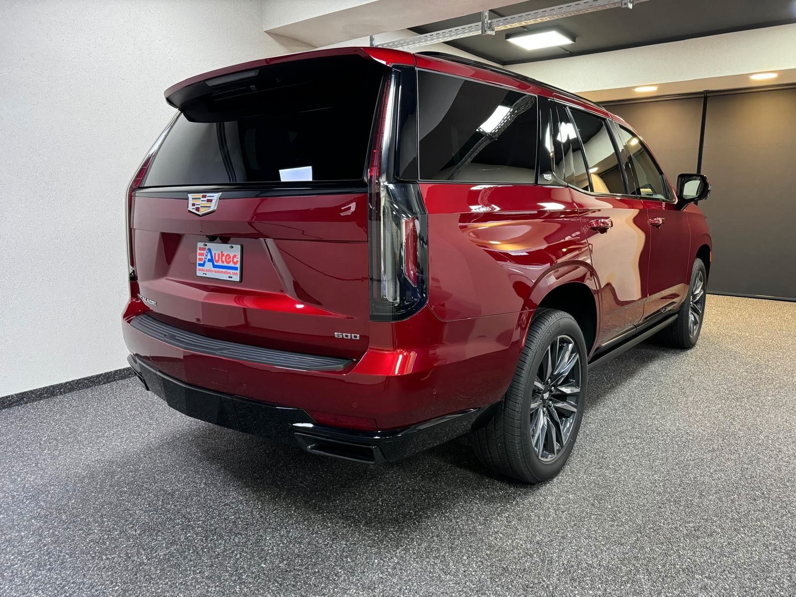 Fahrzeugabbildung Cadillac ESCALADE SPORT-PLATINUM 6.2 V8 -NIGHT VISiON 3 J