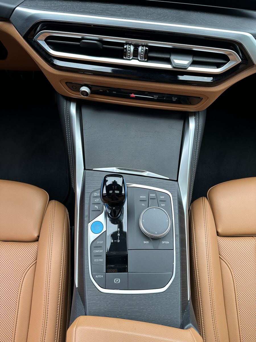 Fahrzeugabbildung BMW i4 M50 Gran Coupé NAV+LED+GLASDACH+H&K+19ZO+360°