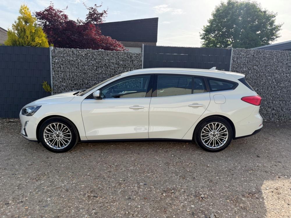 Ford Focus Turnier 1.0 EcoBoost 155 48V Titanium AHK 