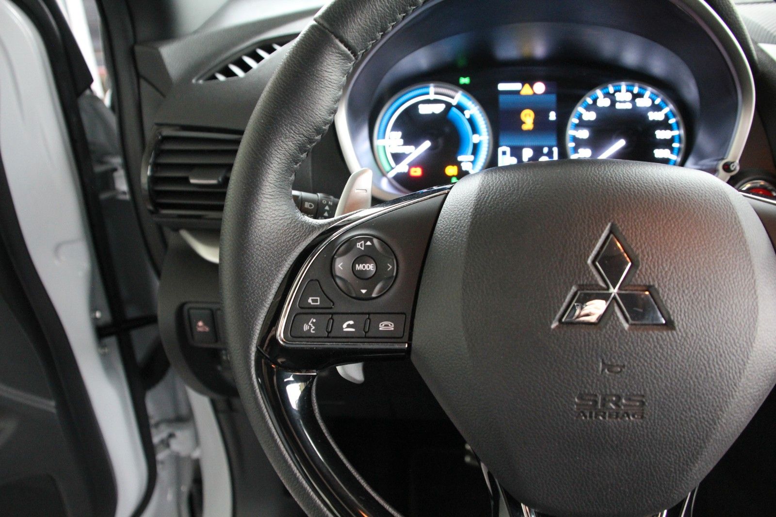 Fahrzeugabbildung Mitsubishi Eclipse Cross PHEV Select
