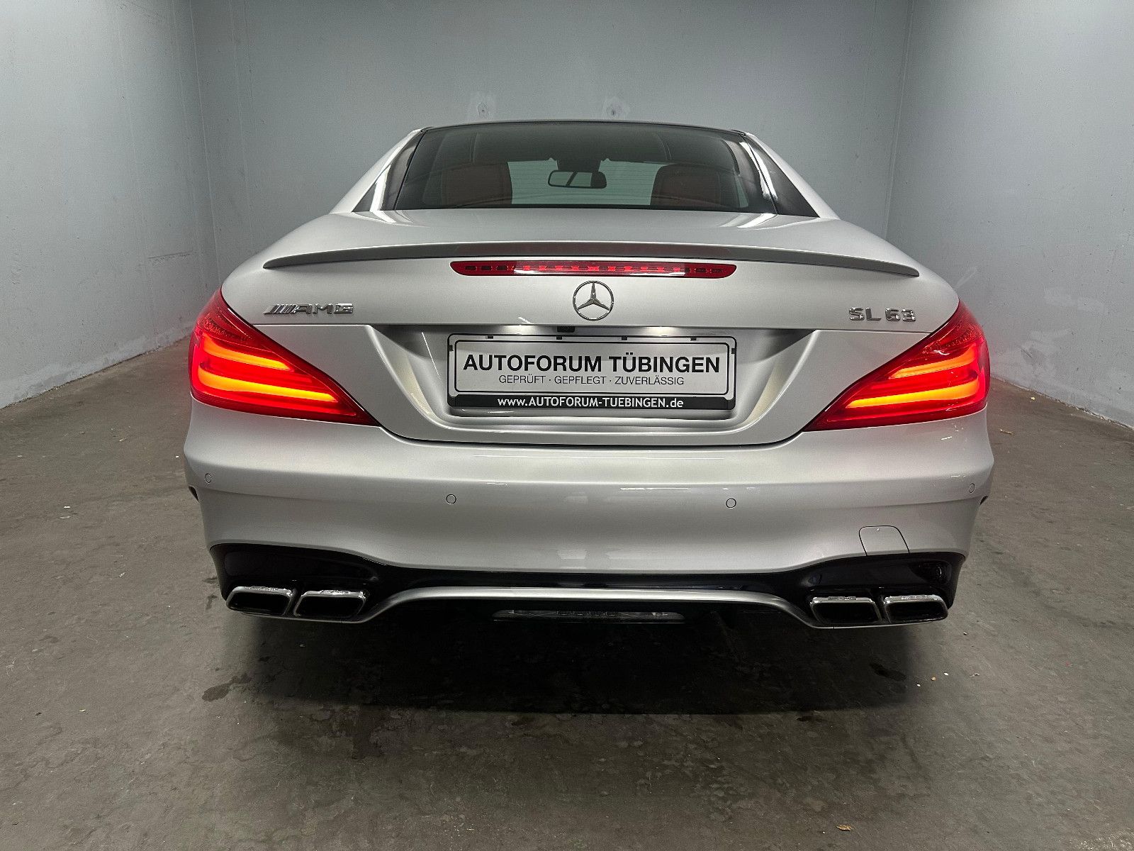 Fahrzeugabbildung Mercedes-Benz SL 63 AMG *Designo*PANORAMA*VMAX*MASSAGE*