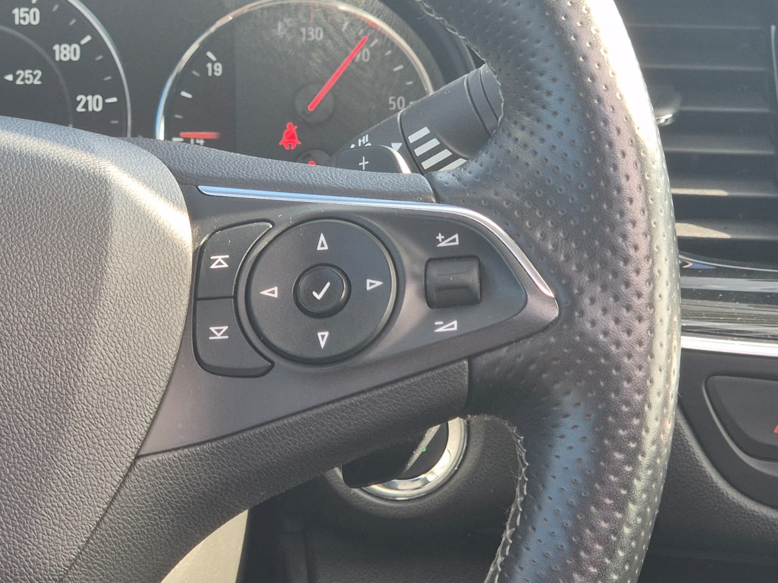 Fahrzeugabbildung Opel Insignia OPC Exclusive 4x4 ILUX*LEDER*BOSE*VOLL